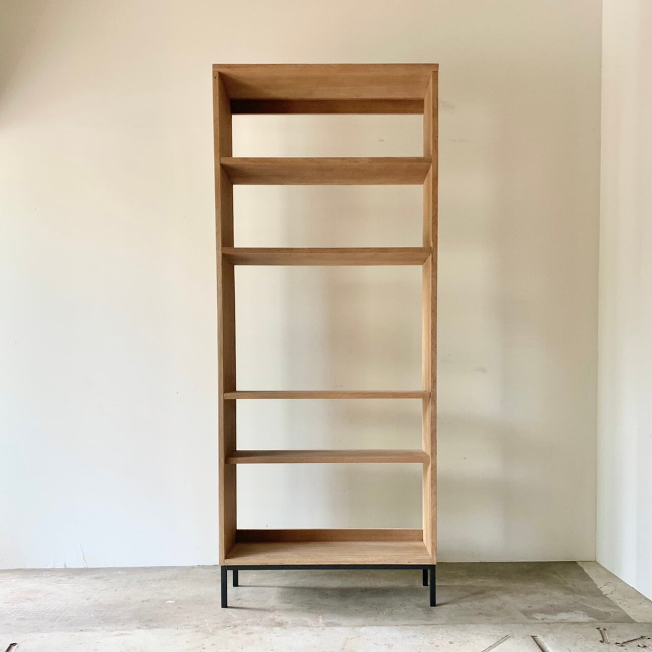 鉄脚の棚　ディスプレイ棚　古家具　0536