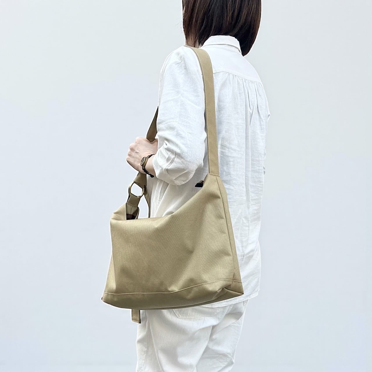<SALE 30%OFF> DRIFTER-M:ベージュ(コーデュラナイロン 撥水加工ナイロン素材ショルダーバッグ)