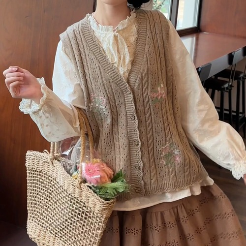 フラワー刺繍ケーブル編みニットベスト ・12281