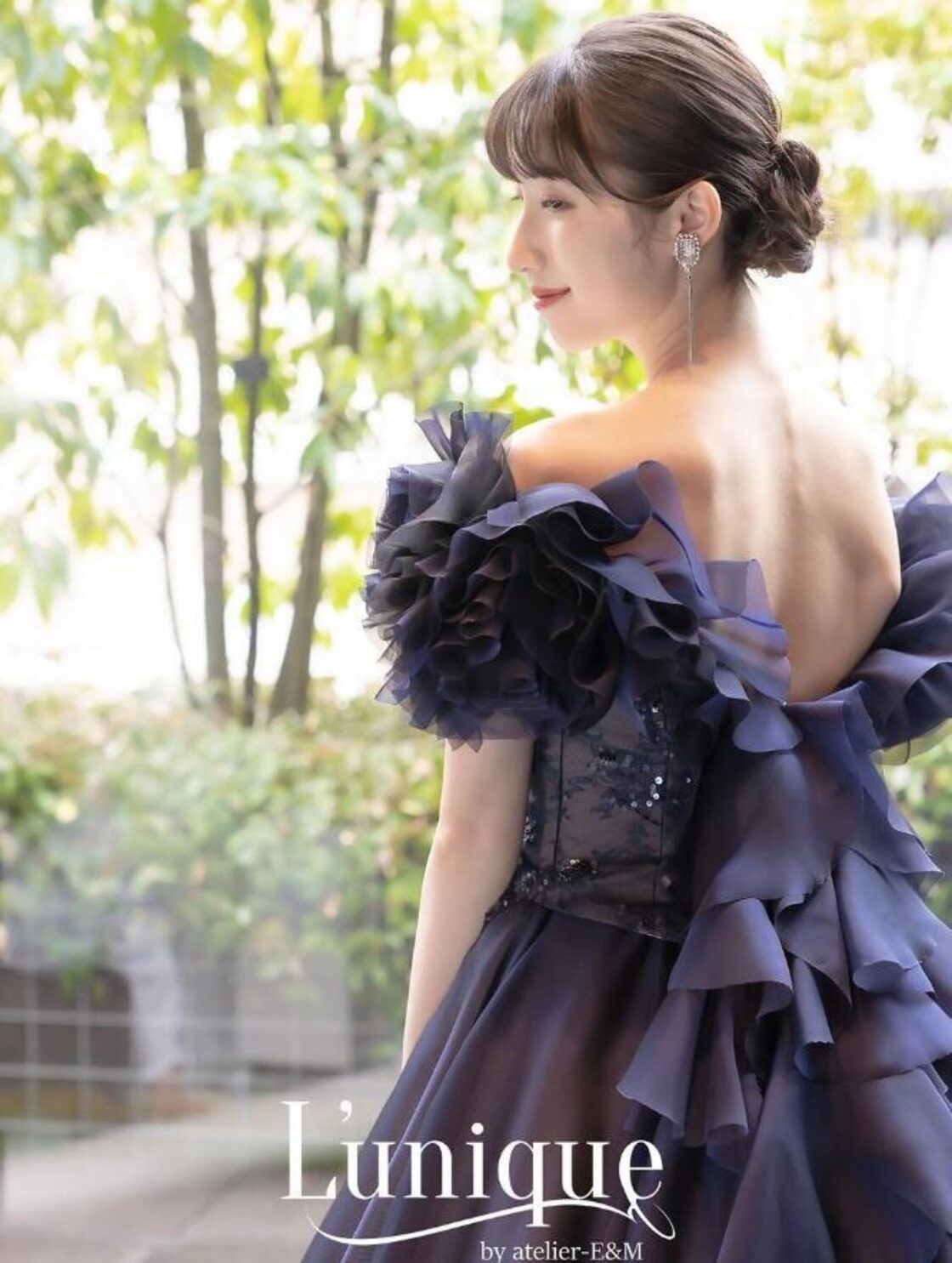 豪華！ パーティードレス ネイビー 上質オーガンジー 背中見せ  