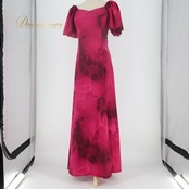 フラダンス 衣装 ワンピース ドレス パンドール ピンク系 Paondor 日本製 ロングワンピース 編み上げ モンステラ柄 綺麗 上品 かわいい 鮮やか 華やか 明るい おしゃれ ハワイアン アロハ ハワイアンプリント フラ ダンス レッスン 練習