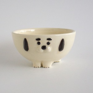 ③まゆ毛犬のお茶碗