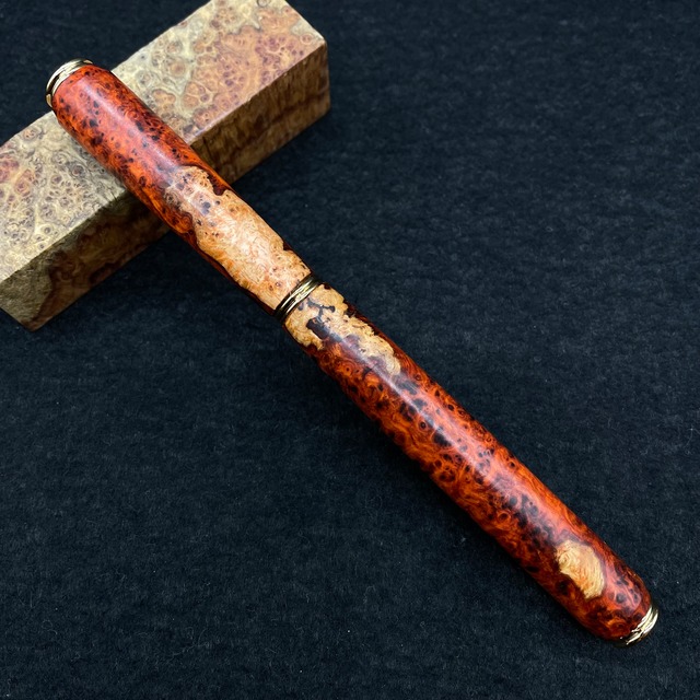 極上杢 アンボイナバール 紅白】木軸キャップ式ボールペン | 富士瘤 Craft