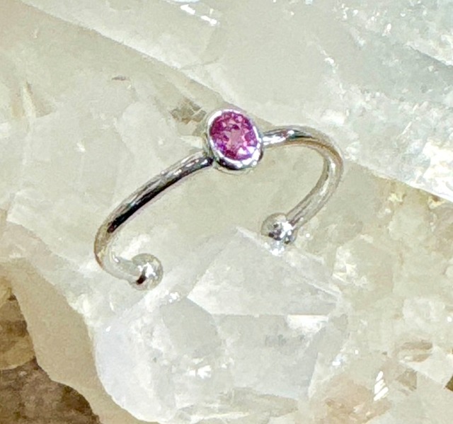 希少宝石　パパラチアサファイアリング