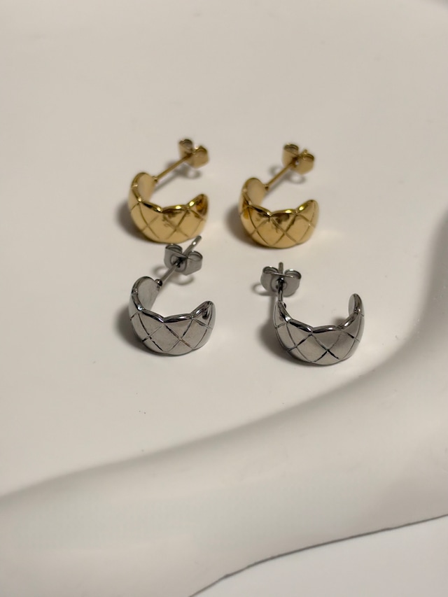 Quilt hoop pierce