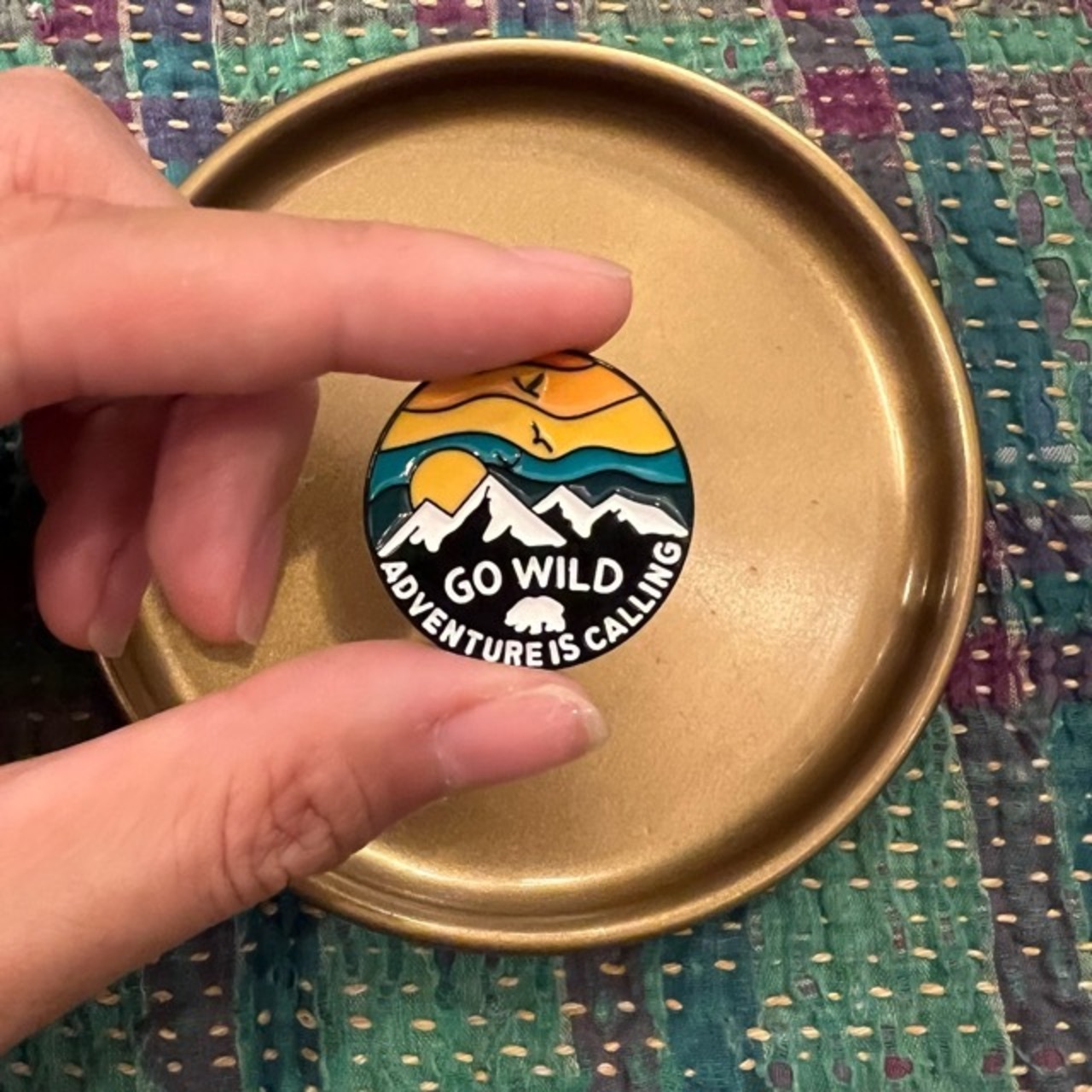TOPANGA Jewelry GO WILD Pin Brooch,Small Gift, Bag, Cap, Jacket，ピンブローチ　アドベンチャー　キャンプ