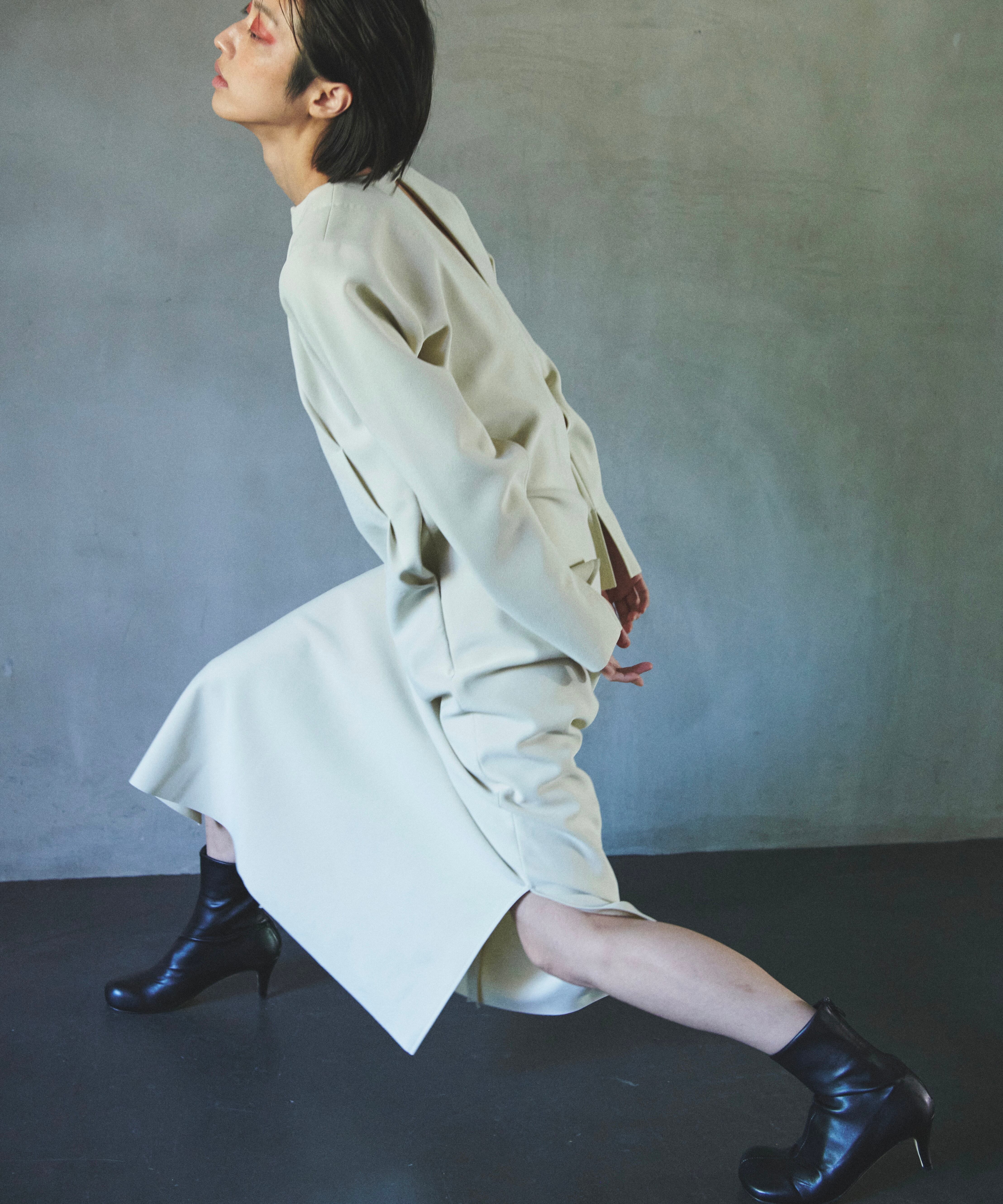 STITCH DESIGN V NECK DRESS(IVORY) | ANOGH