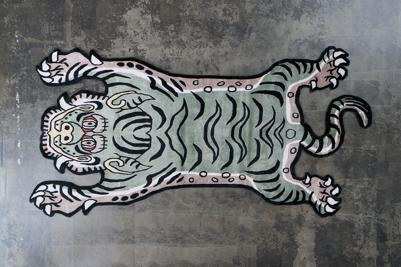 Tibetan Tiger Rug 《Lサイズ•シルク・オリジナル2・アラジングリーン