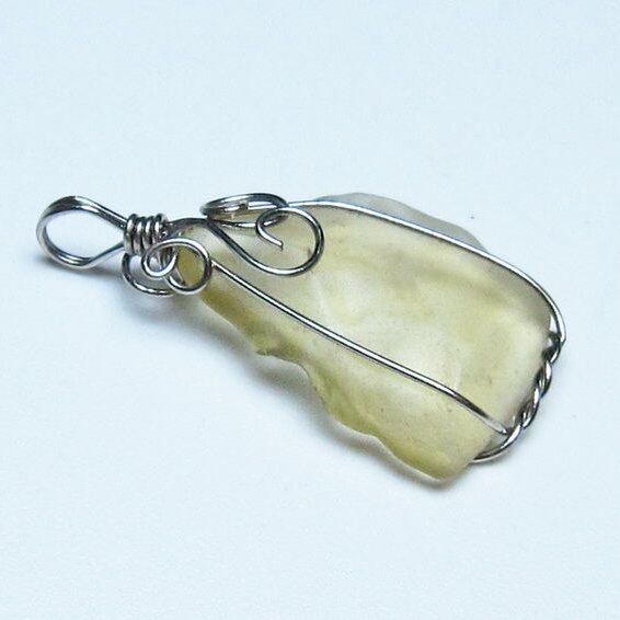 リビアングラス ペンダント 一点物 メール便可 112-13635