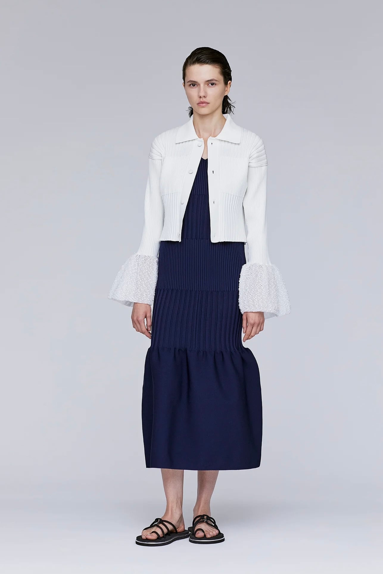 CFCL FLUTED ORNAMENT CROPPED SHIRTカーディガン CFCL(シーエフシーエル) FLUTED ORNAMENT CROPPED SHIRT CARDIGAN