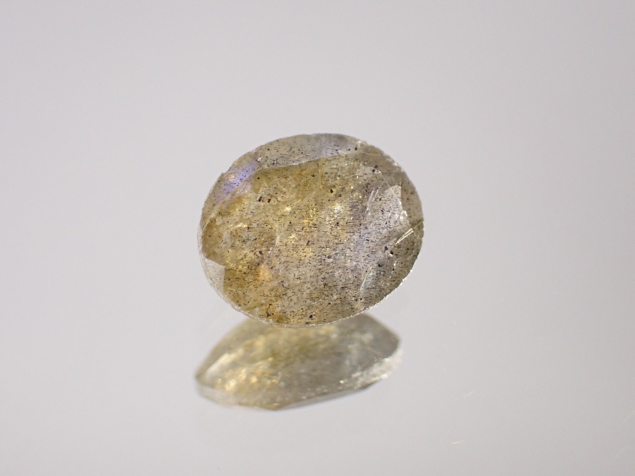 ラブラドライト　2.31ct　[C13‐330]