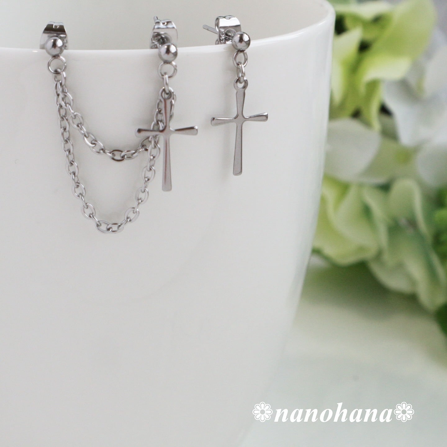 ✴︎ きらめく十字架と揺れるチェーン ✴︎ 《 クロスダブルチェーン2