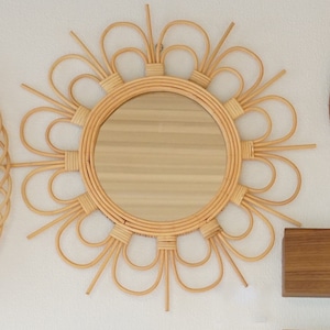 玄関にぴったり。ラタンの組み方がおしゃれなミラー。 rotta rattan mirror fleur S