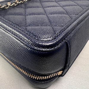 CHANEL シャネル ココマーク CC キャビアスキン ショルダーバッグ 青 A-14235