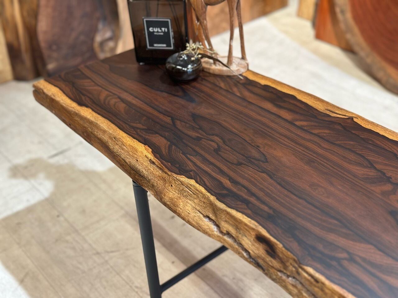 シャム柿_浅草本店_テレビボード 2000／一枚板_脚付き 251076-5 t001