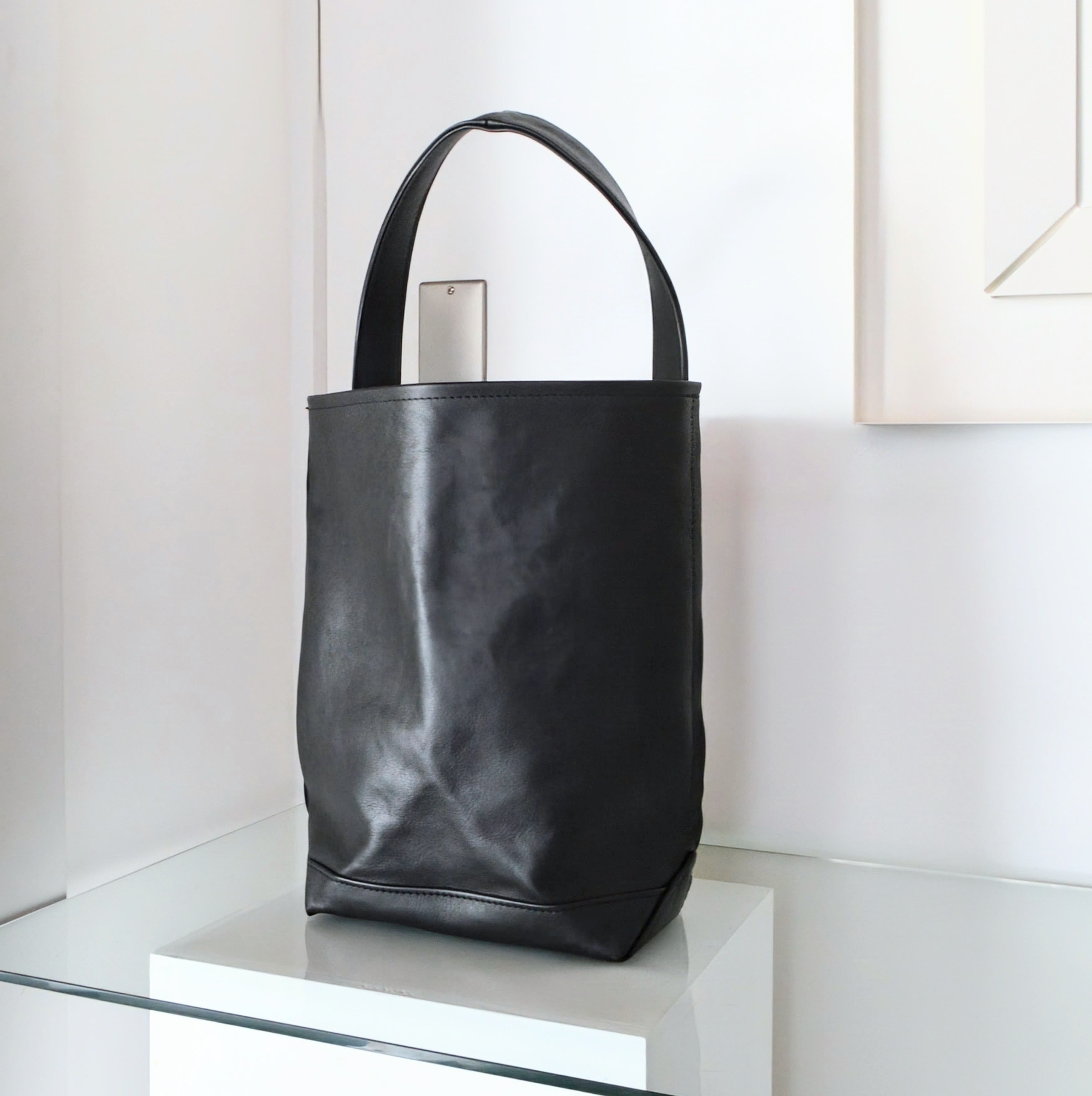 【NEW】TEMBEA / ALL-LEATHER BAGUETTE TOTE