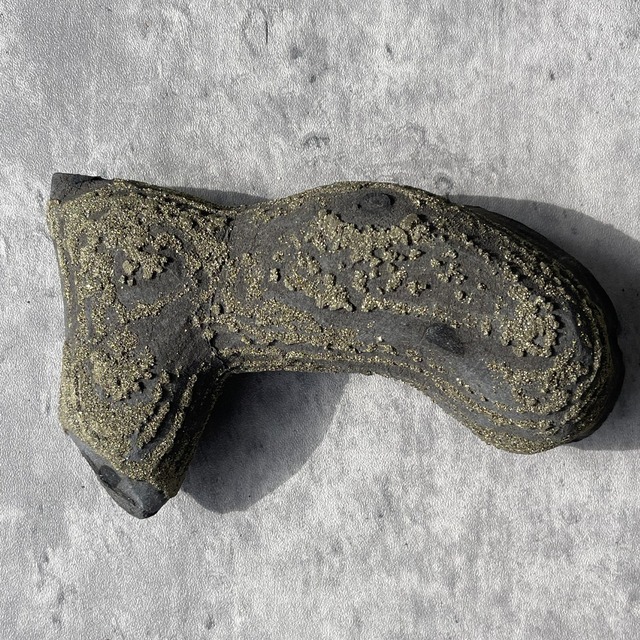 中国・雲南省【鉄胆石×パイライト 共生】鉱物 天然石 パワーストーン