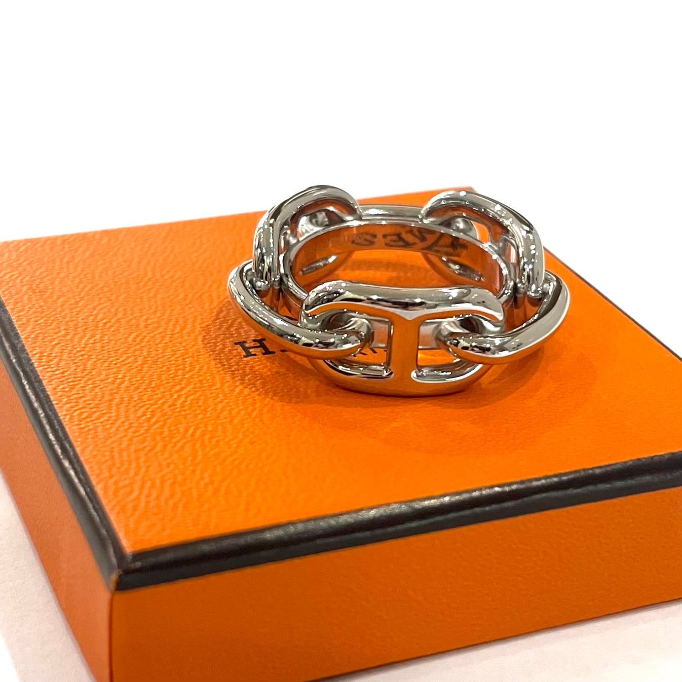 再入荷【HERMES 】HERMES スイス製 スカーフリングVINTAGE