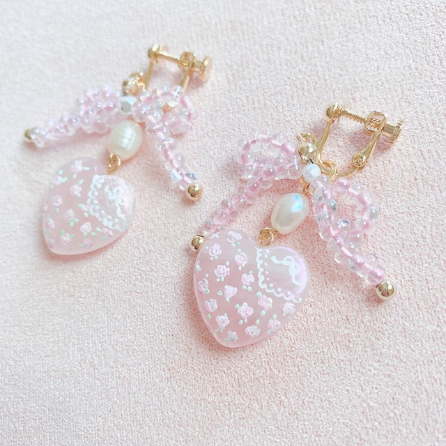 Snowing winter hand painted earrings (PINKイヤリング)