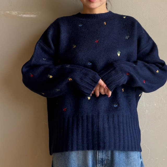 【 MIDVEIN 】フラワー刺繍ニットPO