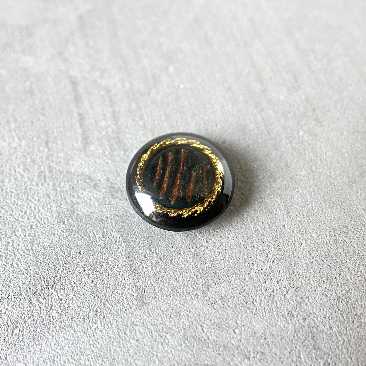 【2個セット】ブラック×アンバーミックス ゴールドリング 18mm・画像3