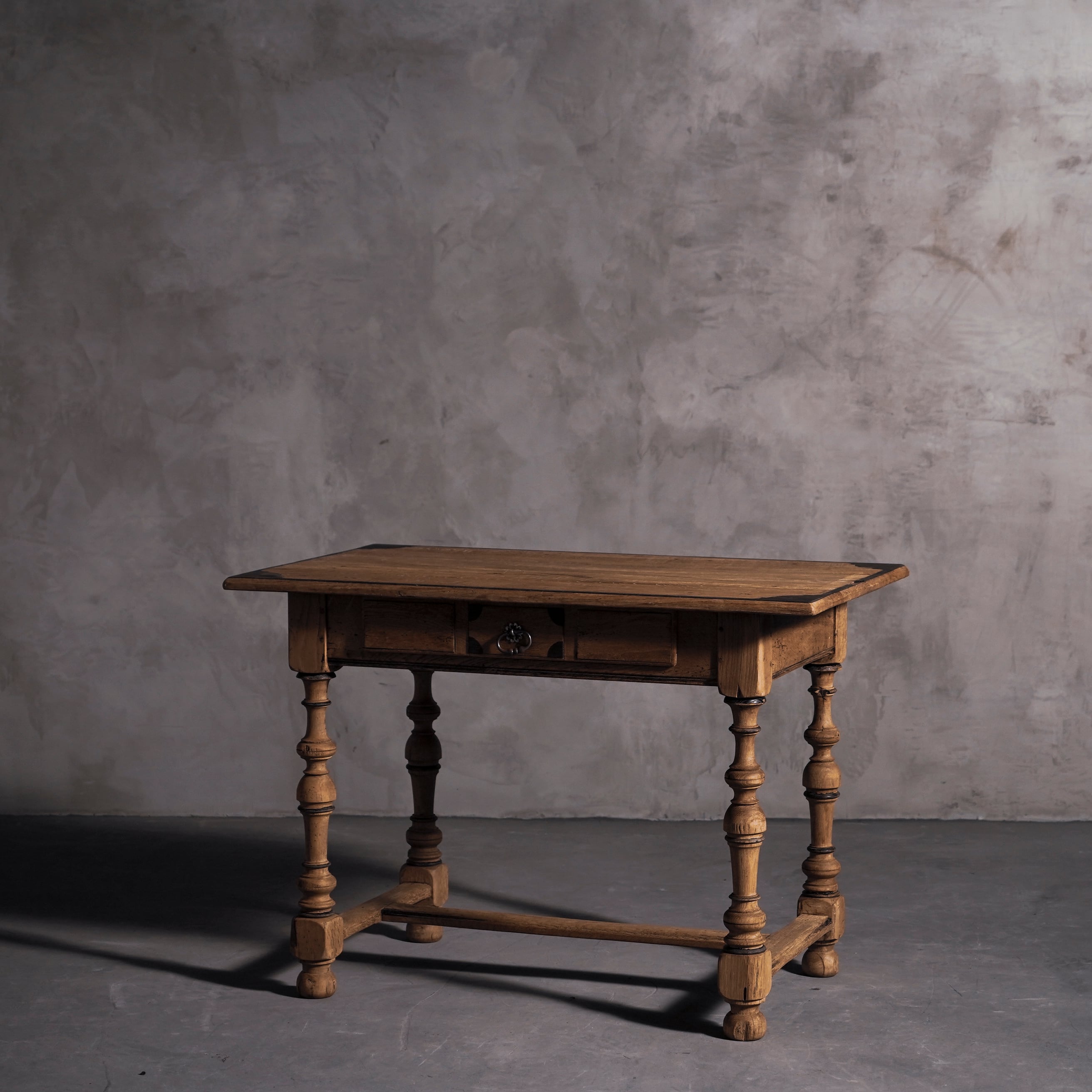 テーブル/サイドテーブル/ディスプレイ台/オケージョナルテーブル/アンティーク/ろくろ脚テーブル/インテリア/店舗什器