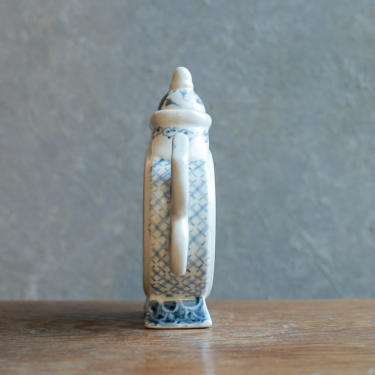 すべてが美しい、陶器のポット