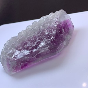 パープルフローライト原石クラスター×フローライトハリネズミ