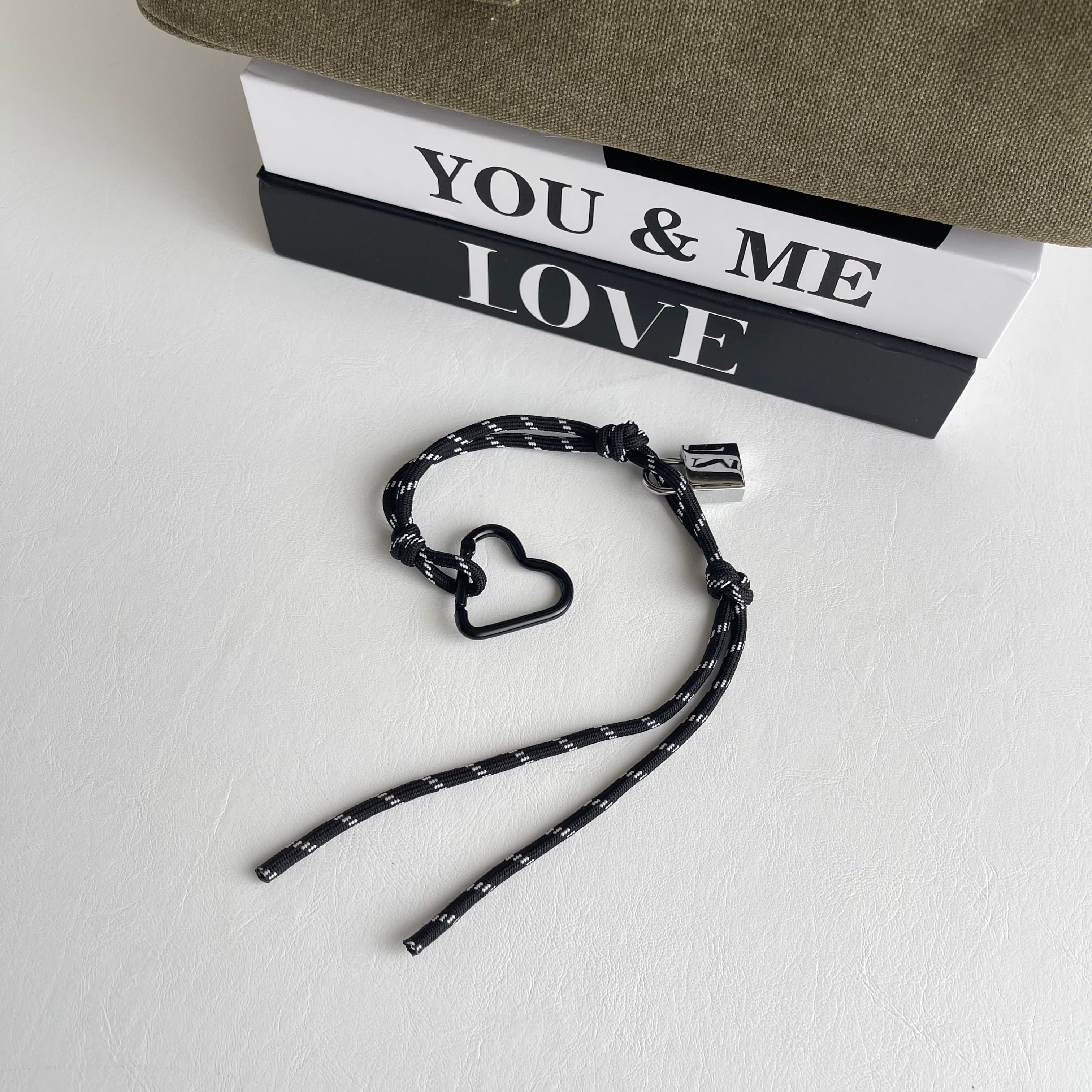 新品未使用☆即完売☆meong blue☆ KANAGU Army BAG KANAGU Army BAG / Heart & cord charm | meong blue
