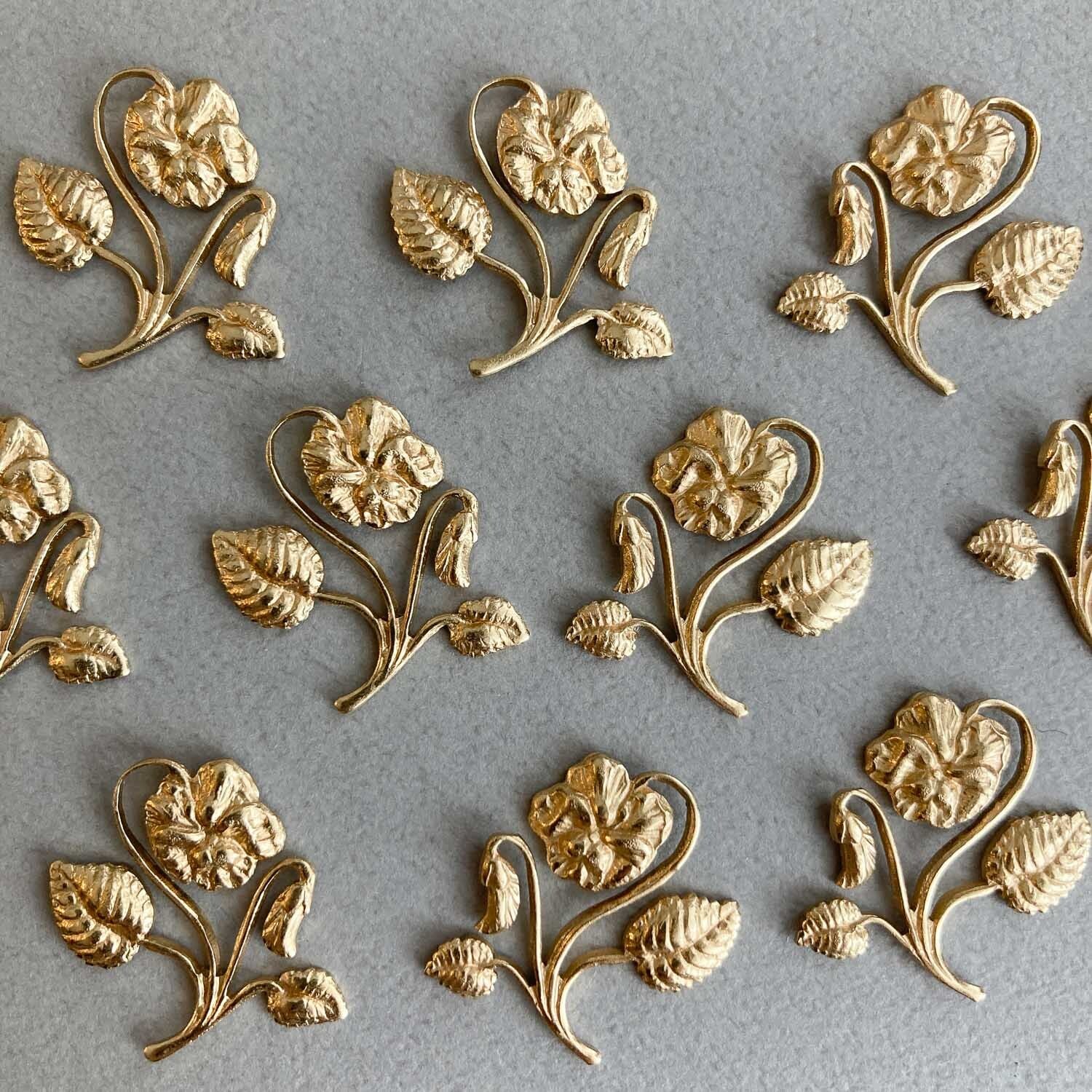 最終入荷〉USA真鍮 パンジー風お花プレート | Dua-アクセサリーパーツ