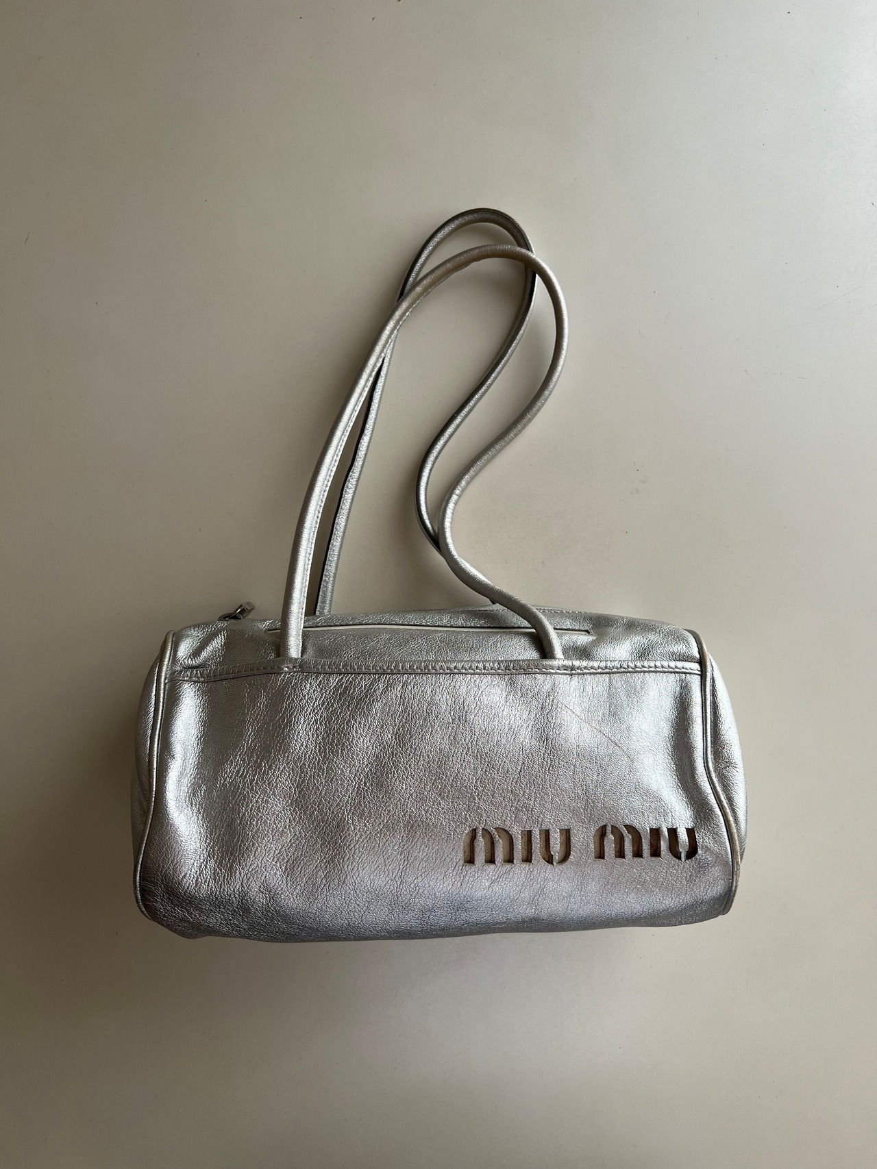 FW1999 MIU MIU SILVER HAND BAG | triptraproll