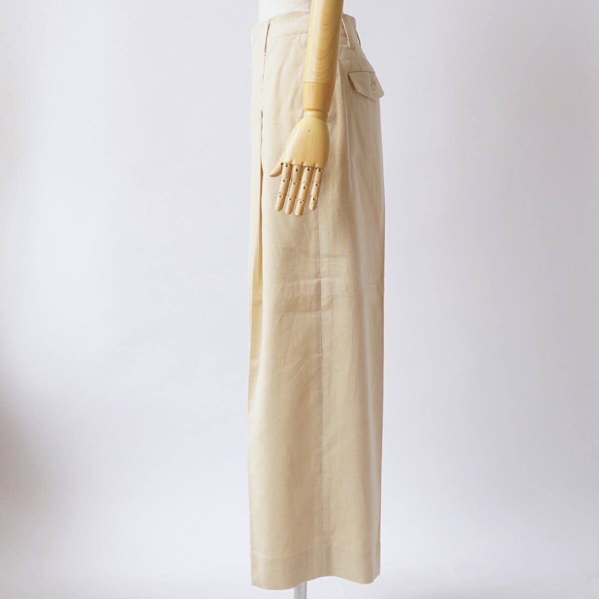 パンツ Nikki ESSENTIAL PIECES CORDUROY 5POCKET Nikki ESSENTIAL