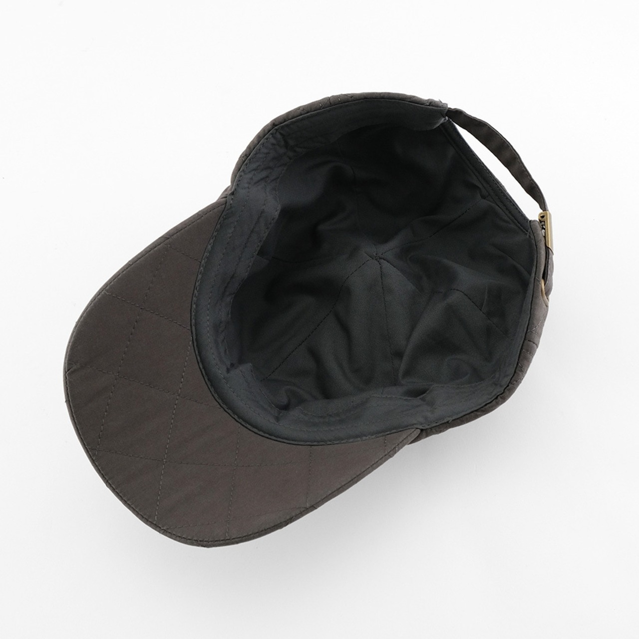 大人カジュアルに合わせやすいキルティングキャップ（3色）