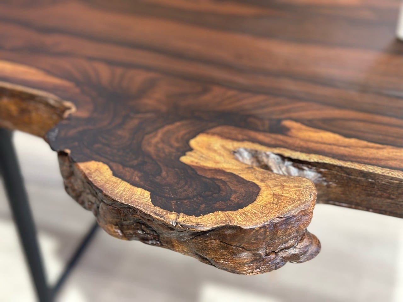 シャム柿_浅草本店_テレビボード 2000／一枚板_脚付き 251076-5 t001