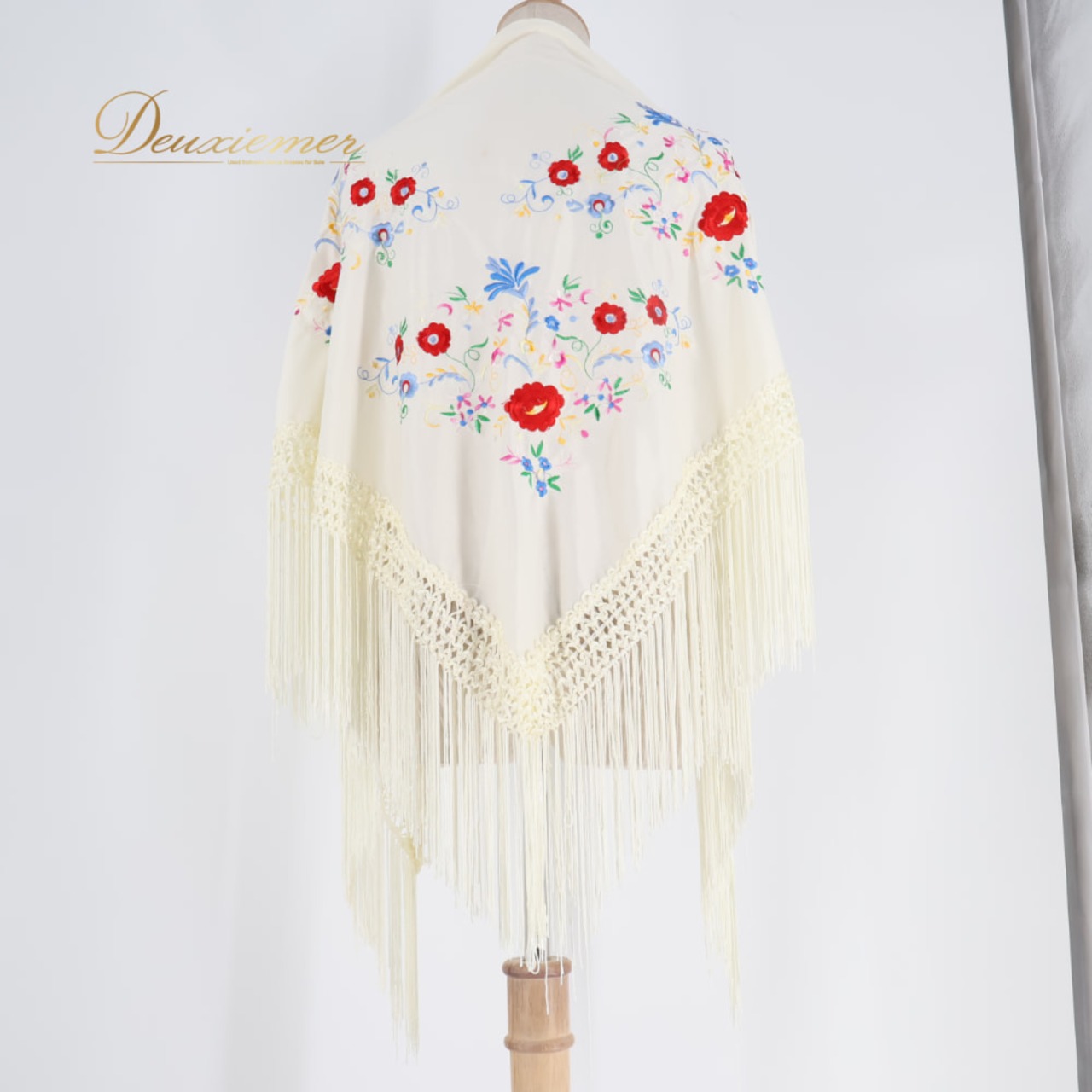 フラメンコ 衣装 シージョ ピキージョ ホワイト系 レッド系 ブルー系 白 赤 刺繍 フレコ トライアングル 三角形 ダンス パーティ 発表会 小物 踊り 舞台 飾り フリンジ カラフル ステージ衣装 コスチューム