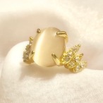 vintage ring -puppy white-