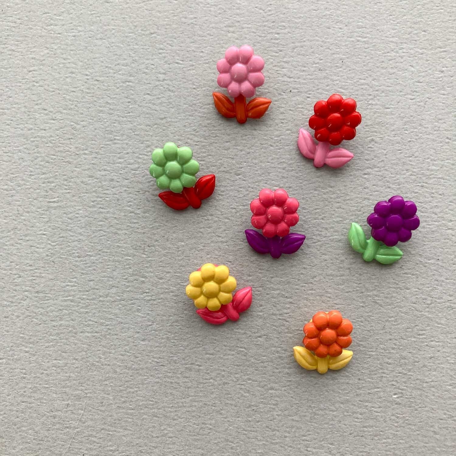 カラフルお花ボタンパック(16mm/7p) | Dua-アクセサリーパーツショップ カラフルお花ボタンパック(16mm/7p) | Dua-アクセサリーパーツショップ