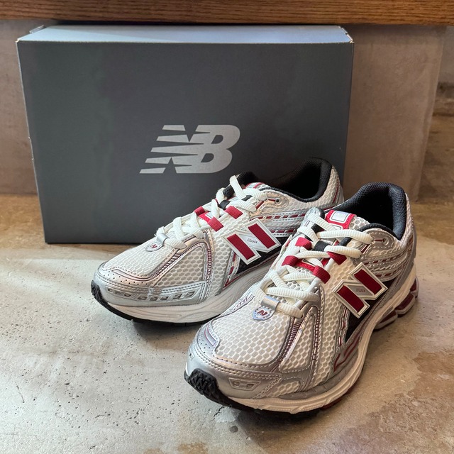 NEW BALANCE M1906REA 8 1/2 D