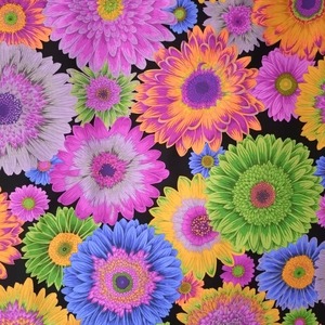 8/21発売！USAコットン Kaffe Fassett（布幅X50cm単位カット）Gerbera Daisies（ガーベラ・デイジーズ）PWPJ139.DARK｜Philip Jacobs
