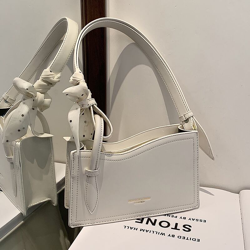 スカーフ シルク スクウェア Tiancai_Wing_Bag95627175471