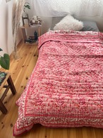 ローズシャワー シングルサイズ　ブロックプリントキルト　インドのお布団　