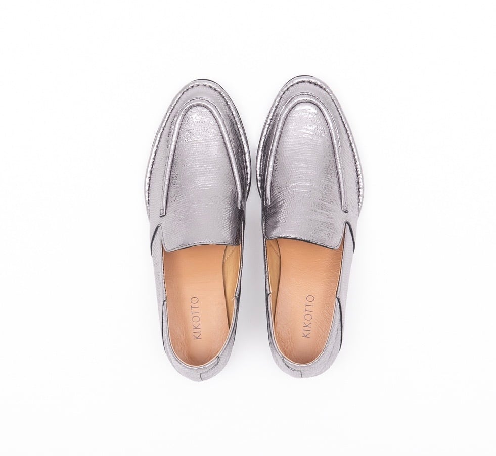 Almond Leather Loafer(シルバー型押し) | TINT TINT & KIKOTTO