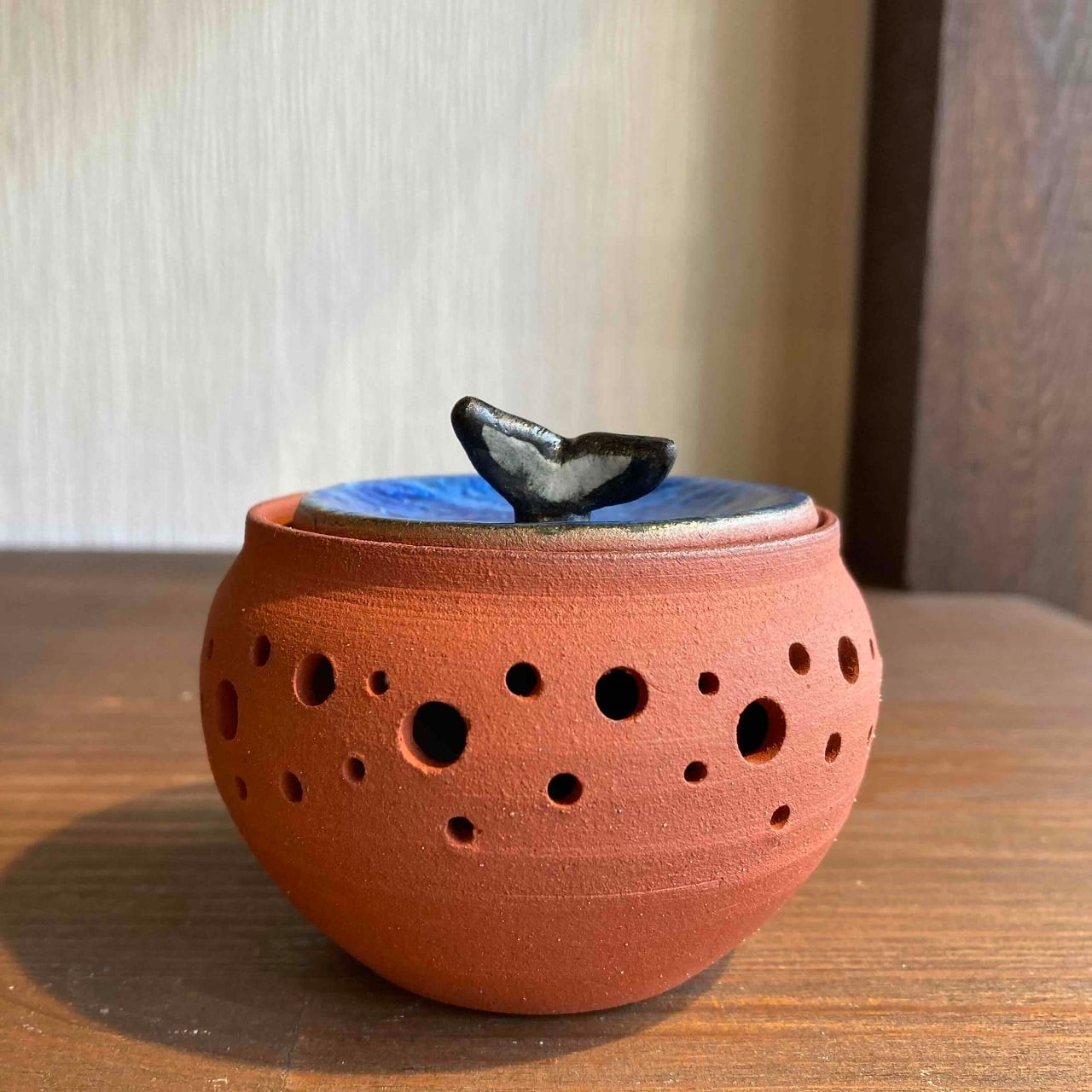 ザトウクジラ海へ 小(コーン用お香立て) | 神戸香屋