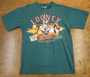 2816 ルーニー・テューンズ バッグス・バニー ダフィー・ダック シルベスター Tシャツ LOONEY TUNES  US古着 サイズL