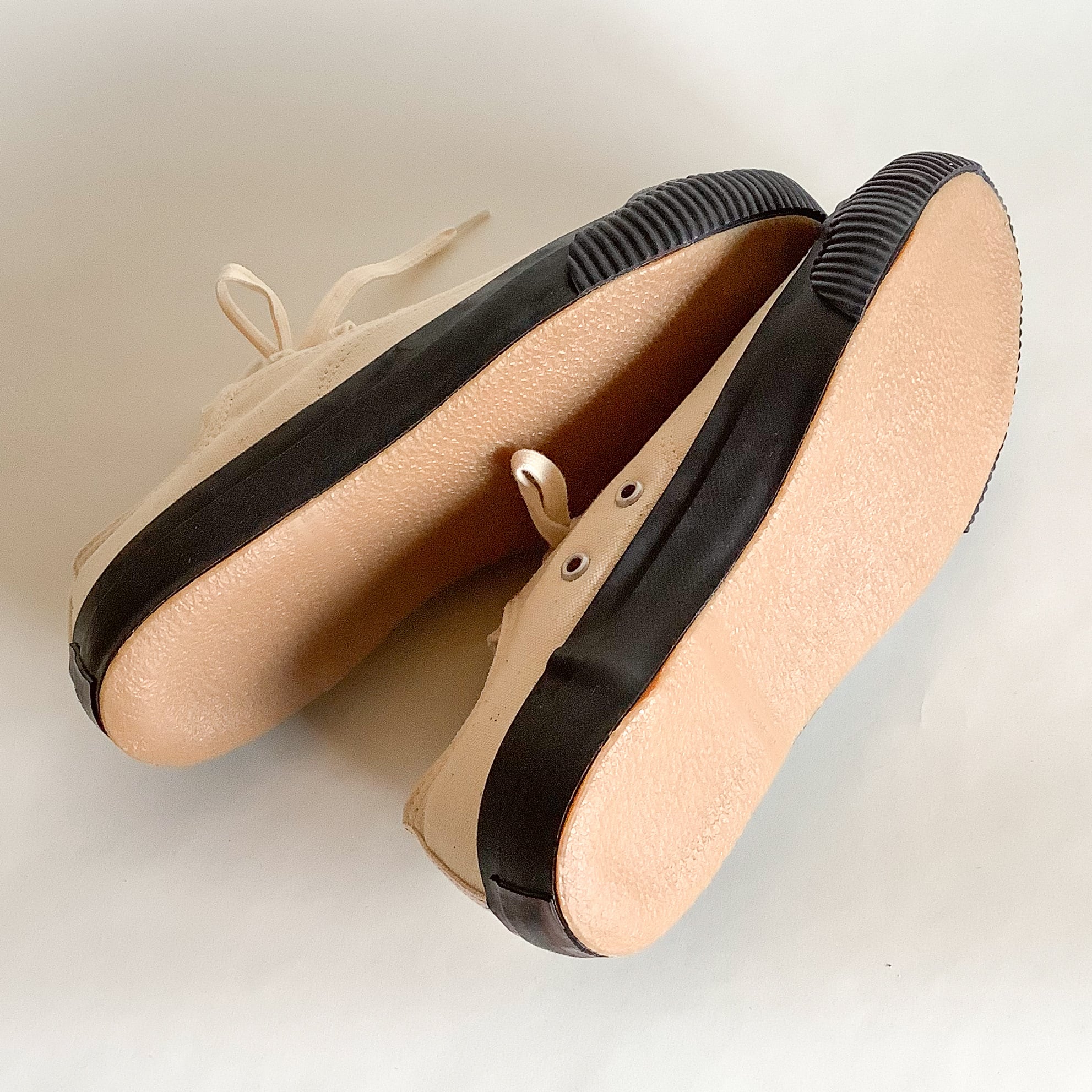 PRAS - SHELLCAP LOW スニーカー - KINARI × BLACK | merle