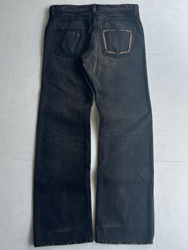 "STIFF" Arabesque Frame Denim