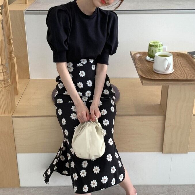 セットアップ レディース トップス Tシャツ カットソー シャツ ブラウス マーメイドスカート ロング ロング丈 半袖 パフスリーブ スリム かわいい 大人可愛い きれいめ カジュアル 上品 エレガント 清楚 フェミニン おしゃれ お洒落 お嬢様 送料無料 ラブリー キュート 抜け感 華やか 爽やか 無地 花柄 OL 通勤 学生 通学 デート お出かけ 女子会 S M L XL ホワイト 白 ブラック 黒 ピンク 春 夏 上下セット 2点セット 10代 20代 30代 韓国 韓国系 着回し 普段使い