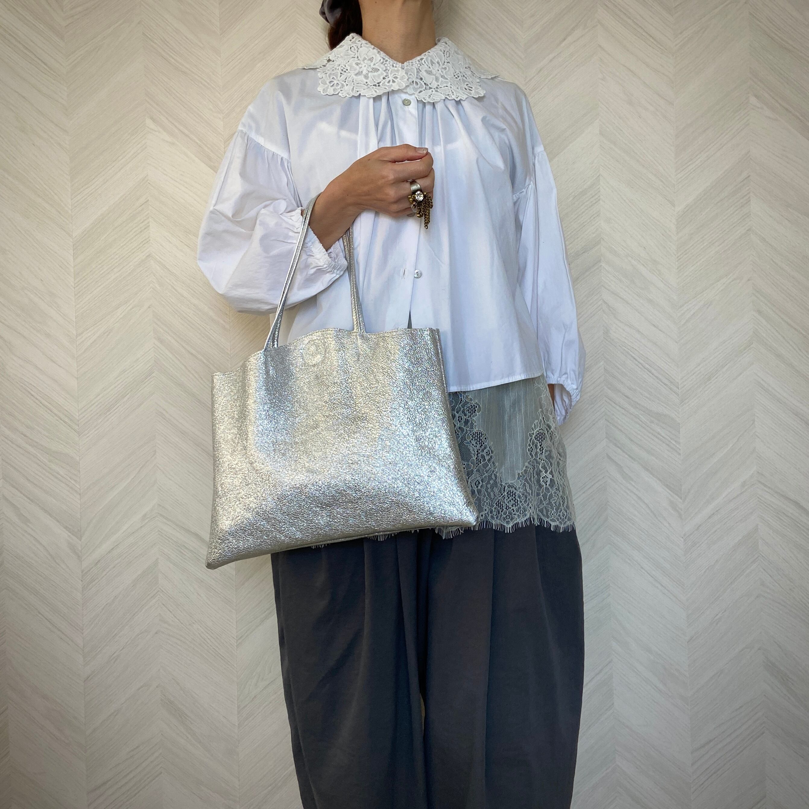 KIRAKIRAトート 軽量 革一枚仕立て