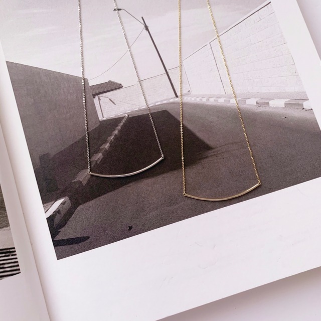 curve line necklace