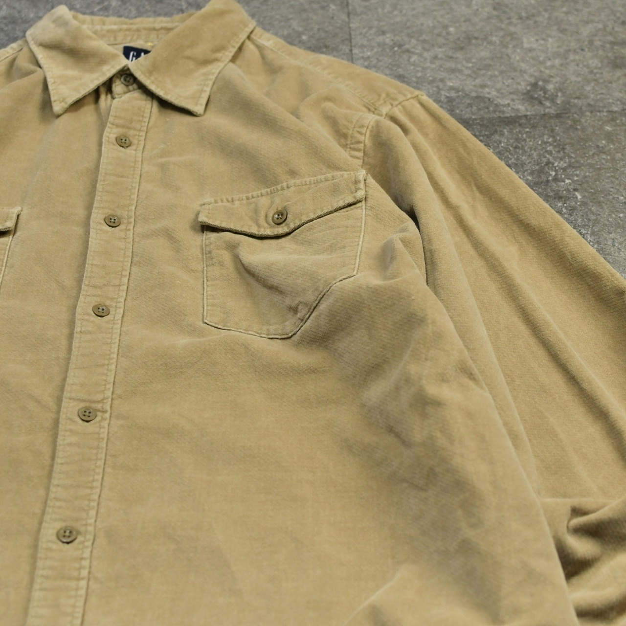 GAP double pocket velour shirt